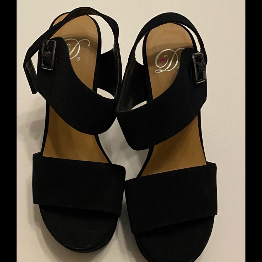 Stylish black heels